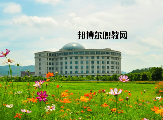 武漢軍需工業(yè)技工學校怎么樣、好不好