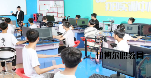甘肅秦隴技工學(xué)校2020年報(bào)名條件、招生要求、招生對(duì)象