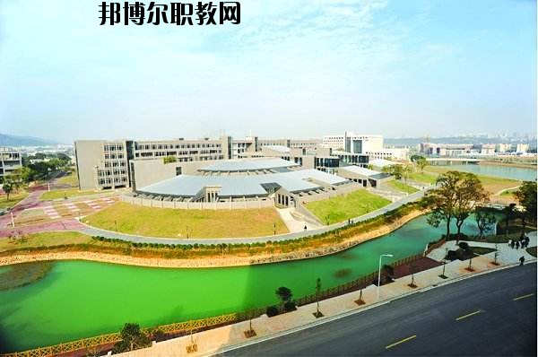 武穴財(cái)貿(mào)中等專業(yè)學(xué)校2020年報(bào)名條件、招生要求、招生對象