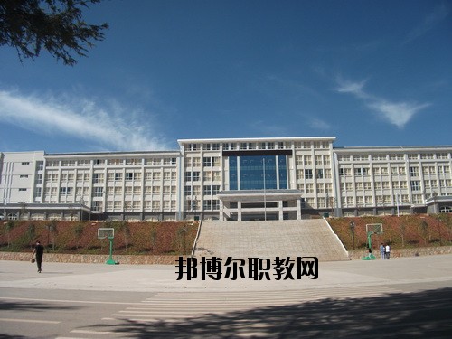 文山職業(yè)高級中學2020年學費、收費多少