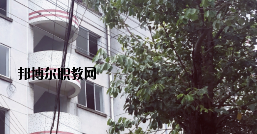 廣西工貿(mào)職業(yè)技術(shù)學(xué)校2020年報(bào)名條件、招生要求、招生對(duì)象 
