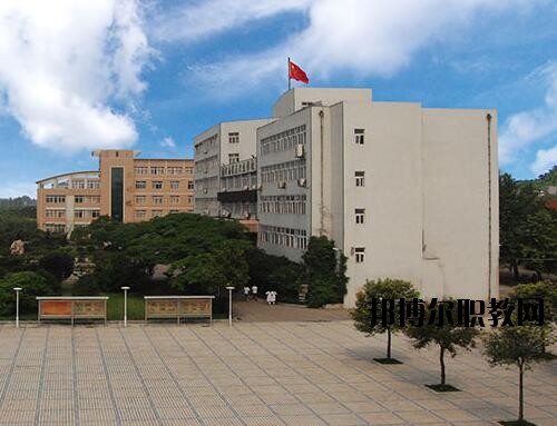 河南醫(yī)藥衛(wèi)生學(xué)校2021年報(bào)名條件、招生對(duì)象