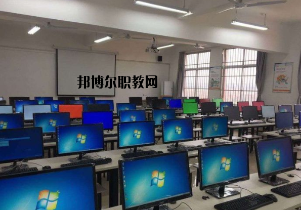 安義職業(yè)技術(shù)學(xué)校2020年報(bào)名條件、招生要求、招生對(duì)象
