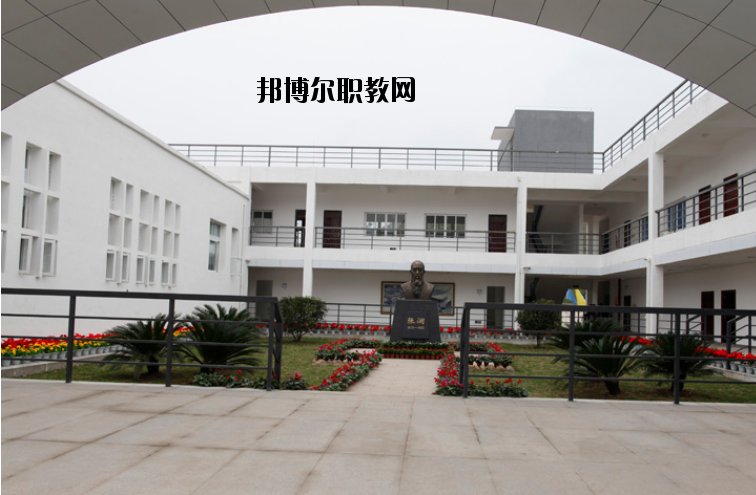南充技師學(xué)院2020年報(bào)名條件、招生要求、招生對(duì)象
