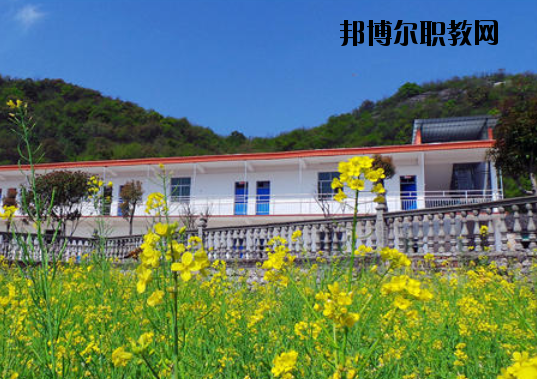 景德鎮(zhèn)傳統(tǒng)文化職業(yè)學(xué)校2020年報(bào)名條件、招生要求、招生對(duì)象