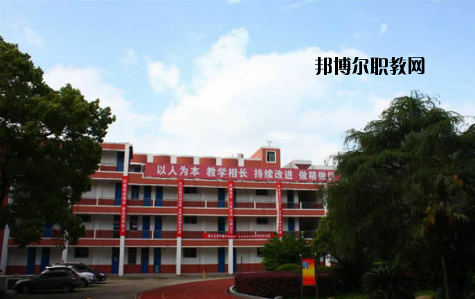 江西建筑工業(yè)學(xué)校2020年報(bào)名條件、招生要求、招生對(duì)象