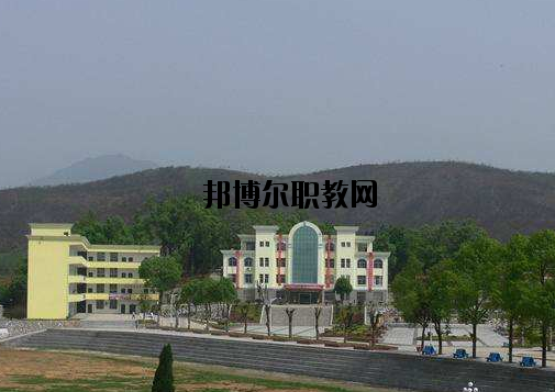 萍鄉(xiāng)武功山中等專業(yè)學(xué)校2020年報(bào)名條件、招生要求、招生對象