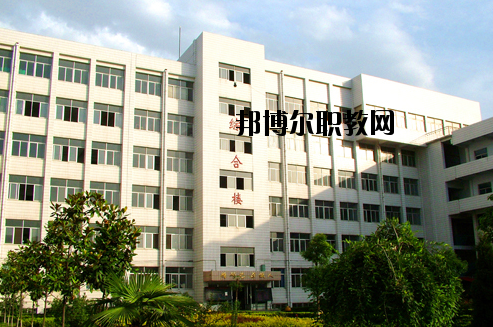 南陽文化藝術(shù)學(xué)校2021年報名條件、招生要求、招生對象