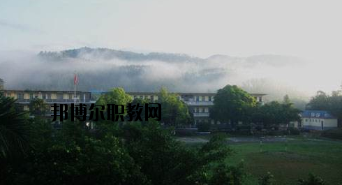 東興中等職業(yè)技術(shù)學(xué)校2020年報(bào)名條件、招生要求、招生對(duì)象 