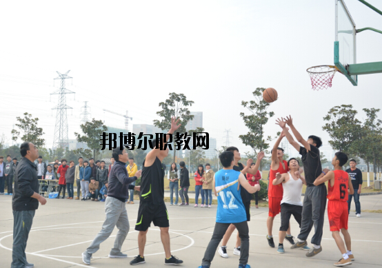 合肥市公交技工學(xué)校2022年報名條件、招生要求、招生對象