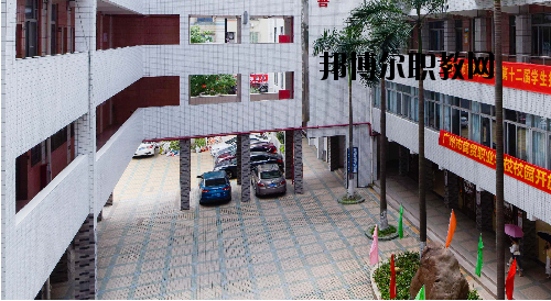 廣州商貿(mào)職業(yè)學(xué)校2020年報名條件、招生要求、招生對象