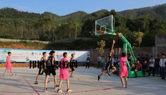 興業(yè)中等職業(yè)技術(shù)學(xué)校2020年報(bào)名條件、招生要求、招生對象 