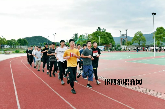 九江廬山西海藝術(shù)學(xué)校2020年報名條件、招生要求、招生對象