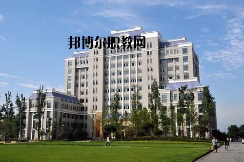 南充通信運輸職業(yè)學(xué)校2020年報名條件、招生要求、招生對象