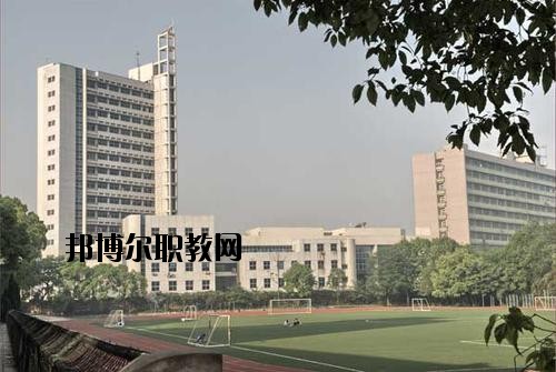 南充工業(yè)職業(yè)技術學校2020年報名條件、招生要求、招生對象