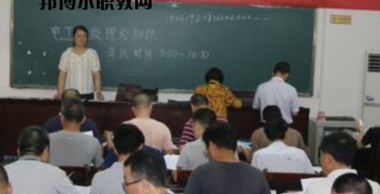 百色右江區(qū)職業(yè)技術(shù)學(xué)校2020年報名條件、招生要求、招生對象
