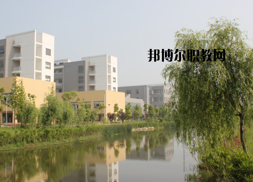 蕪湖師范學(xué)校2020年報(bào)名條件、招生要求、招生對象