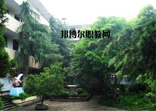 內(nèi)江求是職業(yè)技術(shù)學(xué)校2020年報名條件、招生要求、招生對象