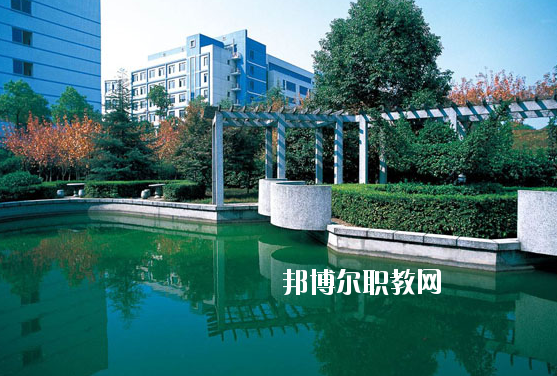 蕪湖地區(qū)衛(wèi)生學校2020年報名條件、招生要求、招生對象