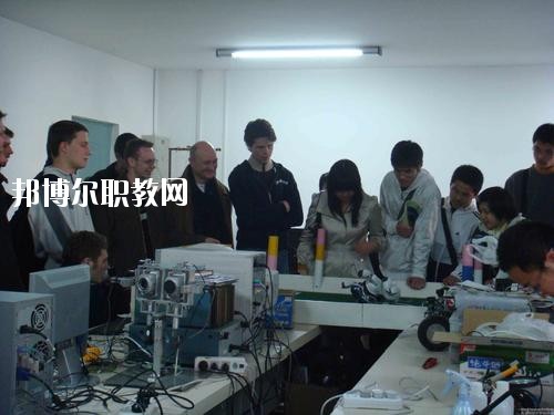 瀘州化工廠技工學校2020年報名條件、招生要求、招生對象