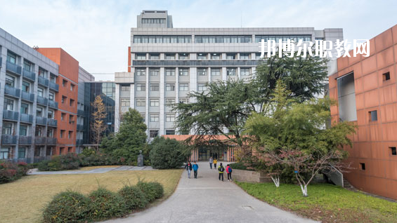 臨夏州民族學(xué)校2020年報(bào)名條件、招生要求、招生對象