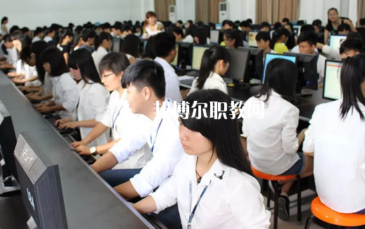 廉江興華職業(yè)技術(shù)學(xué)校2020年報(bào)名條件、招生要求、招生對象