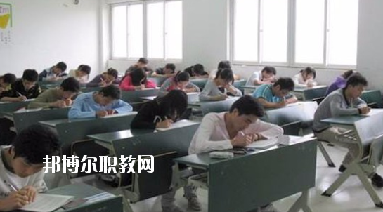 蕪湖高級職業(yè)技術學校2020年報名條件、招生要求、招生對象
