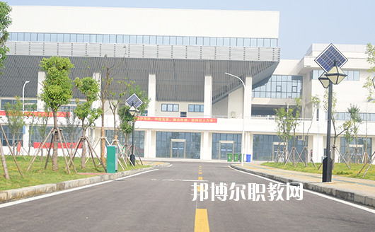 安徽蚌埠技師學(xué)院2020年報(bào)名條件、招生要求、招生對象