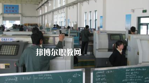 含山電子工程學(xué)校2020年報(bào)名條件、招生要求、招生對(duì)象
