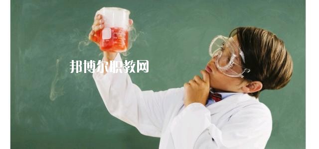 四川2020年中專幼師學(xué)?？梢钥即髮? width=