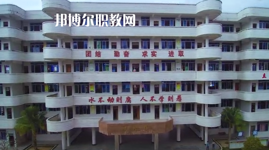 信宜丁堡高級(jí)職業(yè)技術(shù)學(xué)校2020年報(bào)名條件、招生要求、招生對(duì)象