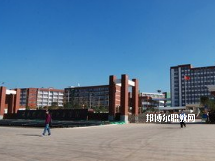 重慶松溉中等職業(yè)技術(shù)學校2021年報名條件、招生對象