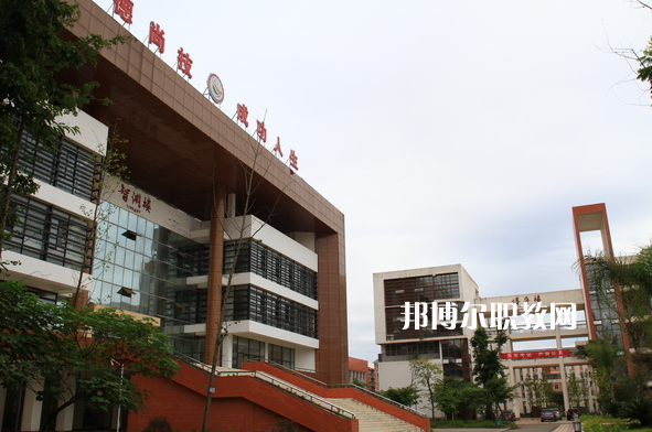 重慶開縣巨龍中等職業(yè)技術(shù)學(xué)校2021年報名條件、招生要求、招生對象