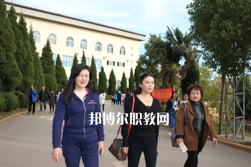 勐?？h職業(yè)高級(jí)中學(xué)2021年報(bào)名條件、招生要求、招生對(duì)象