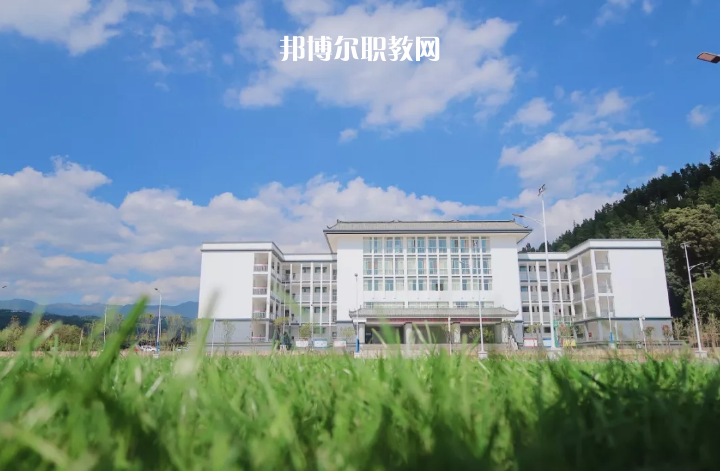 澄江縣職業(yè)高級中學2021年報名條件、招生要求、招生對象