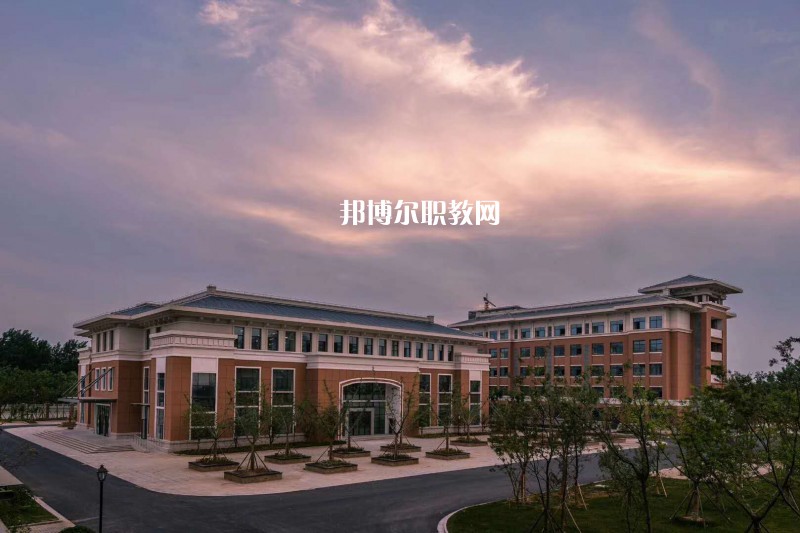 四川2021年讀中專學(xué)?？梢钥即髮W(xué)嗎