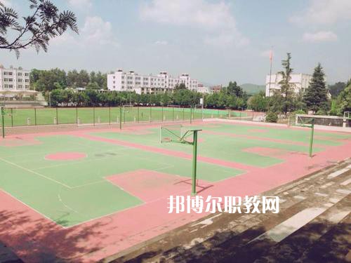 楚雄醫(yī)藥高等?？茖W校2021年報名條件、招生要求、招生對象