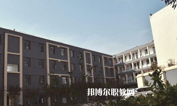 云南冶金高級技工學(xué)校2021年宿報(bào)名條件、招生要求、招生對象