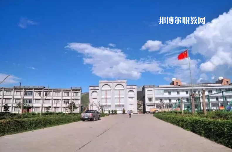 紅河財(cái)經(jīng)學(xué)校2021年報(bào)名條件、招生要求、招生對(duì)象