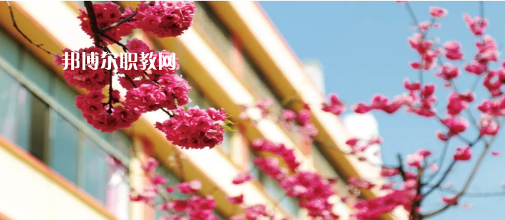 云南昆明工業(yè)學(xué)校2021年報(bào)名條件、招生要求、招生對(duì)象