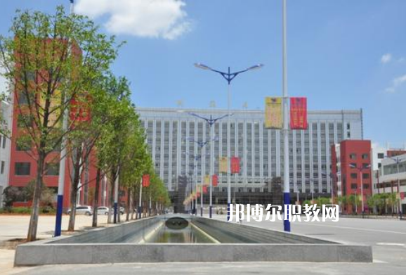 云南電子信息高級(jí)技工學(xué)校2021年報(bào)名條件、招生要求、招生對(duì)象