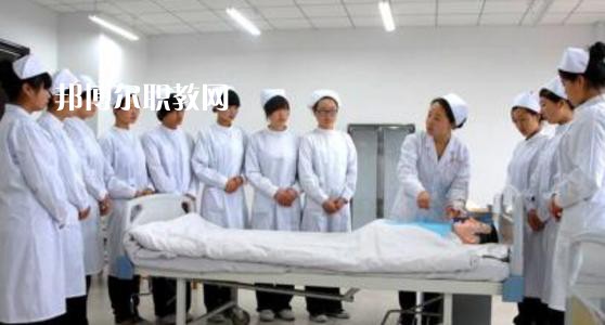 曲靖衛(wèi)生學(xué)校2021年報名條件、招生要求、招生對象