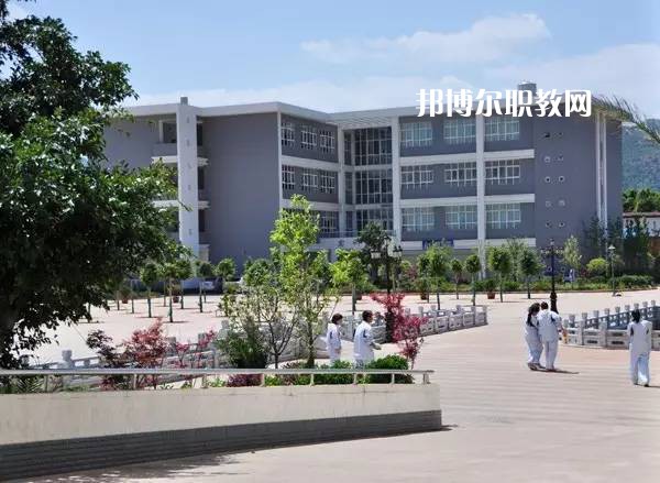 昆明旅游職業(yè)中學(xué)2021年學(xué)費(fèi)、收費(fèi)多少