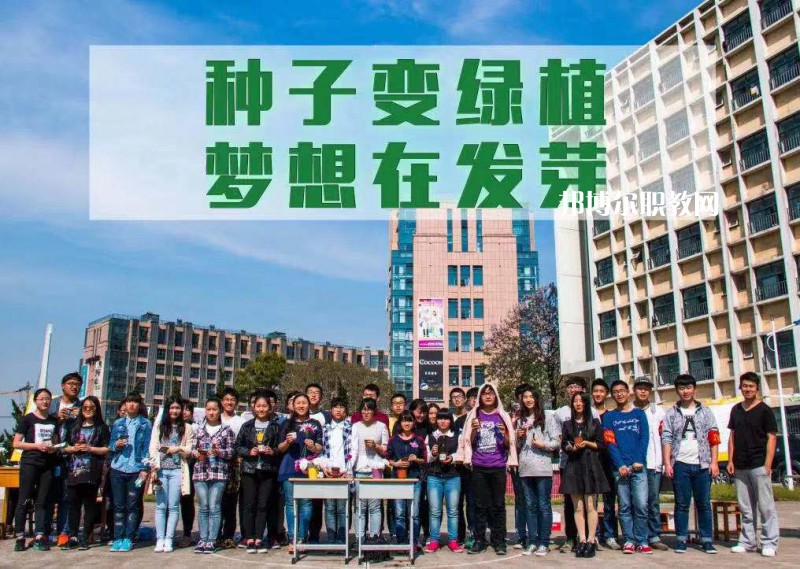 江蘇傳媒學(xué)校2022年報(bào)名條件、招生要求、招生對象