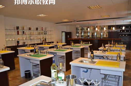 貴州旅游學(xué)校2022年學(xué)費(fèi)、收費(fèi)多少