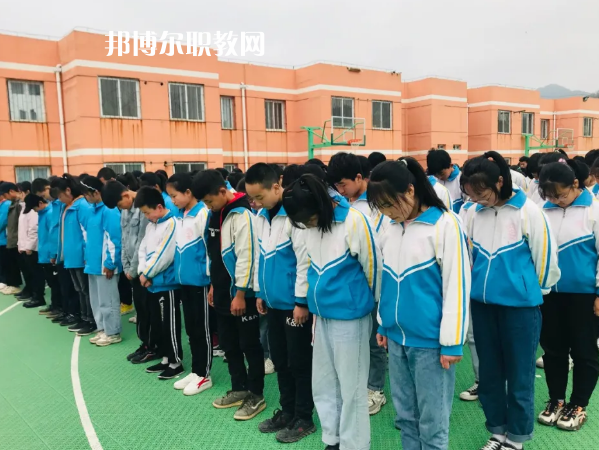 成縣化埡農(nóng)職業(yè)中學(xué)2022年招生辦聯(lián)系電話(huà)
