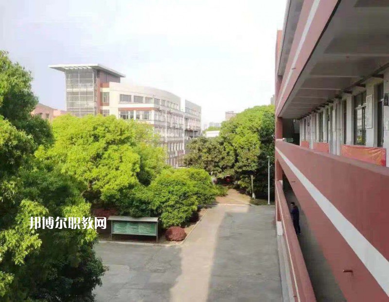 江陰商業(yè)中等專業(yè)學(xué)校2022年報(bào)名條件、招生要求、招生對象