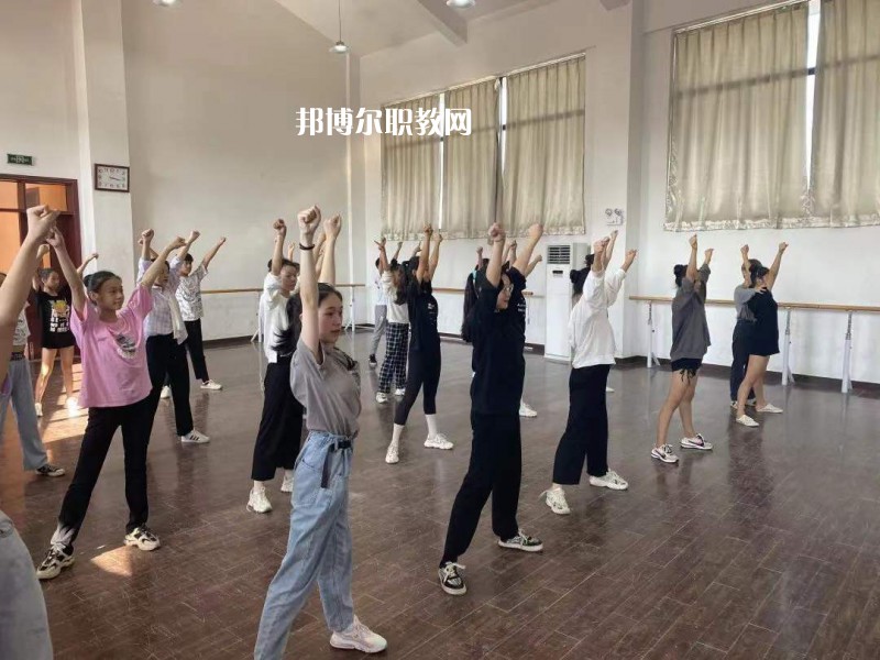 無錫文化藝術(shù)學(xué)校2022年報(bào)名條件、招生要求、招生對象