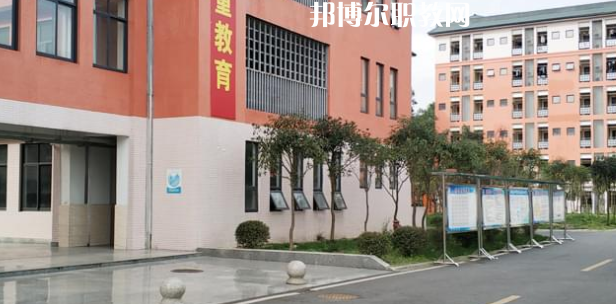 成都廣信數(shù)字技術(shù)職業(yè)學(xué)校2022年學(xué)費(fèi)、收費(fèi)多少