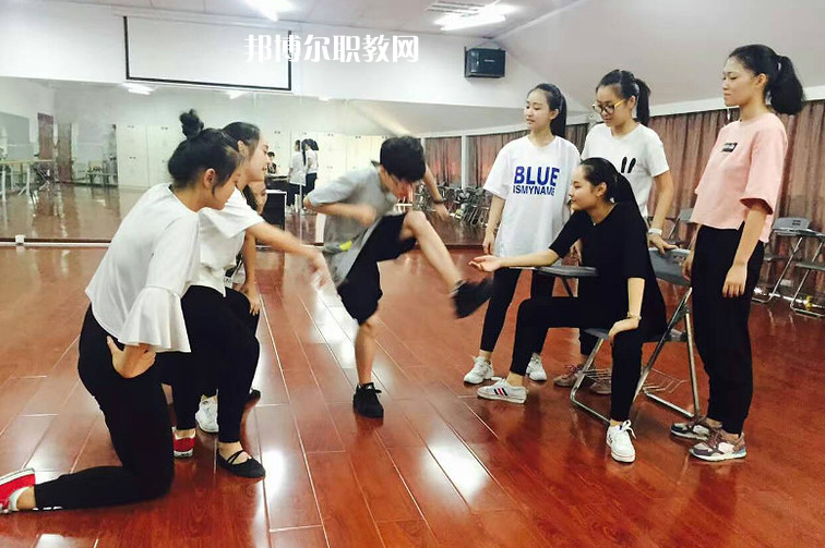 石家莊華韻藝術(shù)中專學(xué)校2022年報(bào)名條件、招生要求、招生對(duì)象